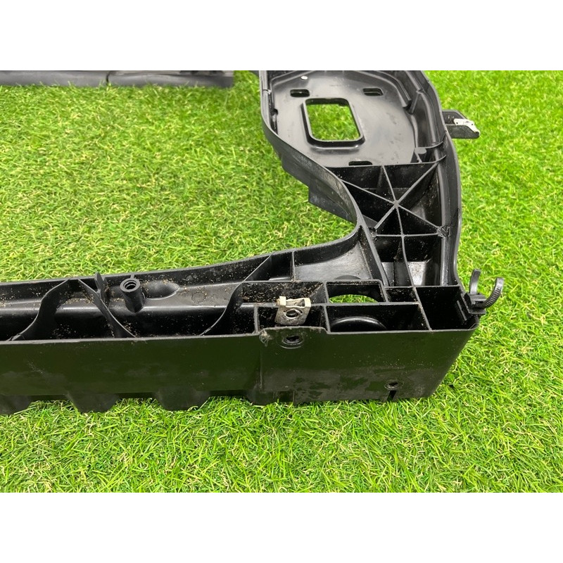 Телевизор (передняя часть кузова) (наружные элементы кузова) AUDI Q5 8R 2012 3.2 CALB 8R0805594B