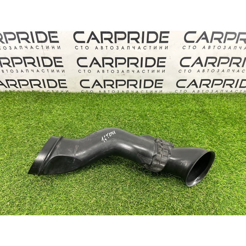 Патрубок воздушного фильтра (впускная система) Volkswagen Touareg NF 2013 3.6 7P6129609A