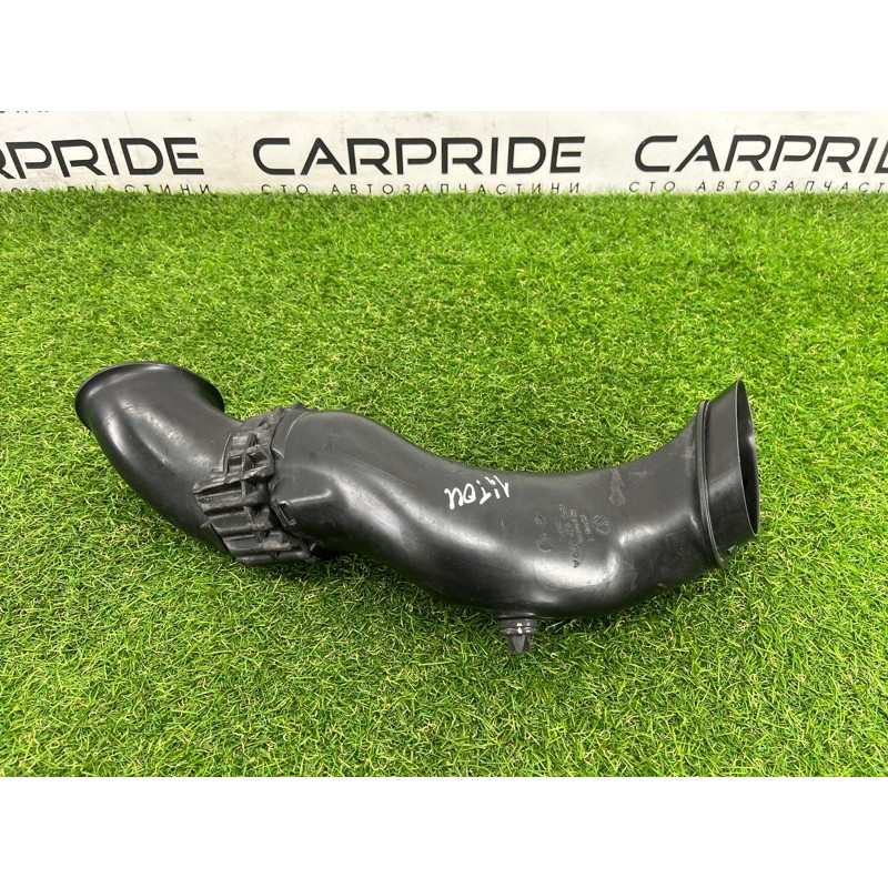 Патрубок воздушного фильтра (впускная система) Volkswagen Touareg NF 2013 3.6 7P6129609A