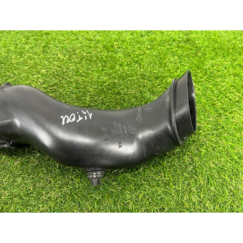 Патрубок воздушного фильтра (впускная система) Volkswagen Touareg NF 2013 3.6 7P6129609A