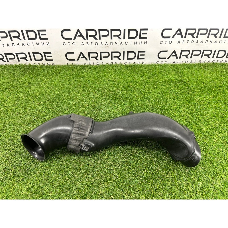 Патрубок воздушного фильтра (впускная система) Volkswagen Touareg NF 2013 3.6 7P6129609A