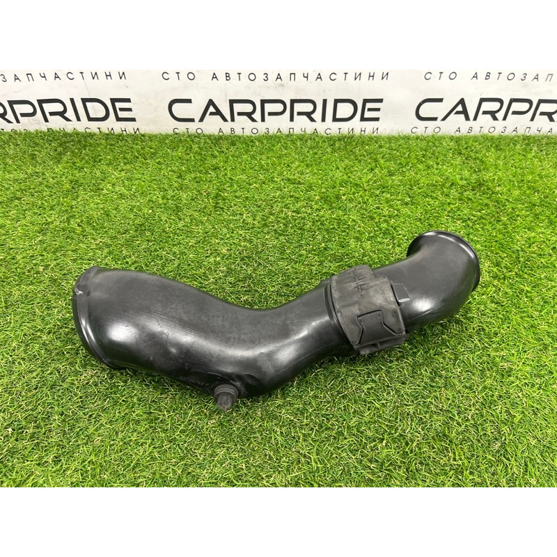 Патрубок воздушного фильтра (впускная система) Volkswagen Touareg NF 2013 3.6 7P6129609A