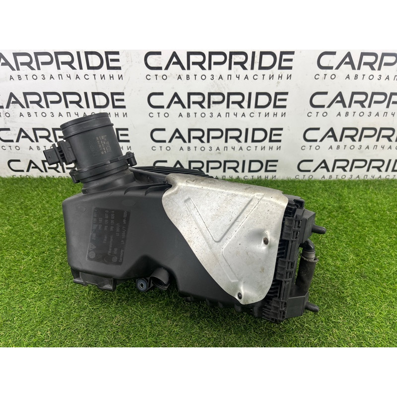 Корпус воздушного фильтра (впускная система) Volkswagen Touareg NF 2012 3.6 CGRA 7P6129607Q