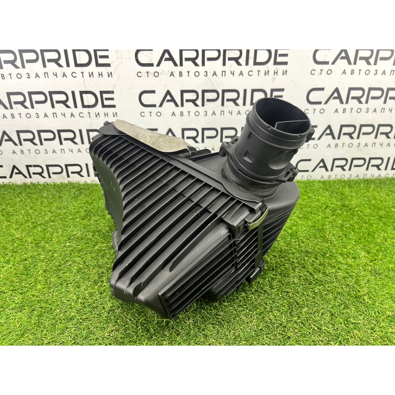 Корпус воздушного фильтра (впускная система) Volkswagen Touareg NF 2012 3.6 CGRA 7P6129607Q