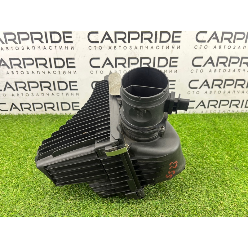 Корпус воздушного фильтра (впускная система) Volkswagen Touareg NF 2012 3.6 CGRA 7P6129607Q