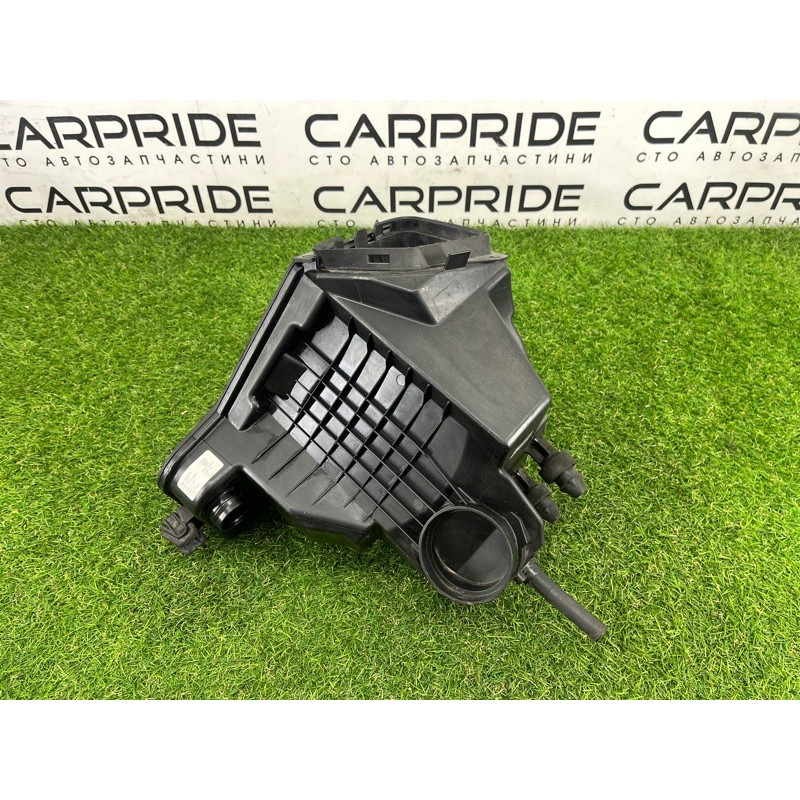 Корпус воздушного фильтра (впускная система) AUDI Q5 8R 2012 3.2 CALB 8K0133837E