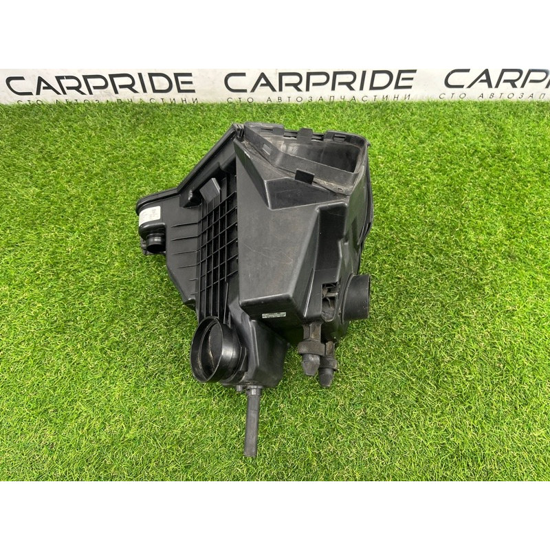 Корпус воздушного фильтра (впускная система) AUDI Q5 8R 2012 3.2 CALB 8K0133837E