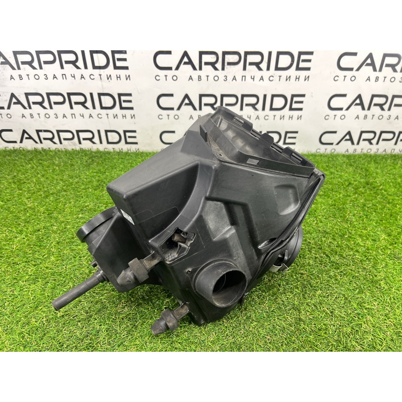 Корпус воздушного фильтра (впускная система) AUDI Q5 8R 2012 3.2 CALB 8K0133837E