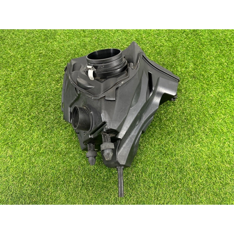 Корпус воздушного фильтра (впускная система) AUDI Q5 8R 2012 3.2 CALB 8K0133837E