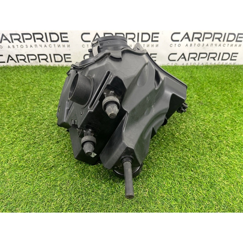 Корпус воздушного фильтра (впускная система) AUDI Q5 8R 2012 3.2 CALB 8K0133837E