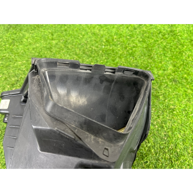 Корпус воздушного фильтра (впускная система) AUDI Q5 8R 2012 3.2 CALB 8K0133837E