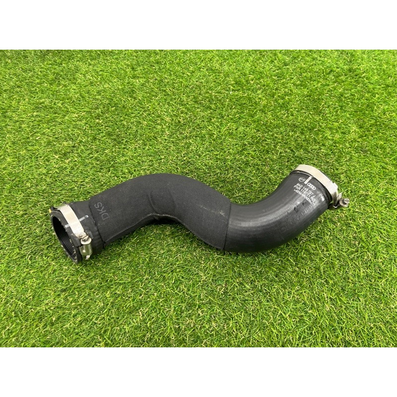 Патрубок интеркулера (двигатель и элементы) AUDI A4 B8 2012 2.0 CAEB 8K0145737J