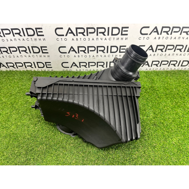 Корпус воздушного фильтра (впускная система) Volkswagen Touareg NF 2011 3.0 TDI 7P0129607E