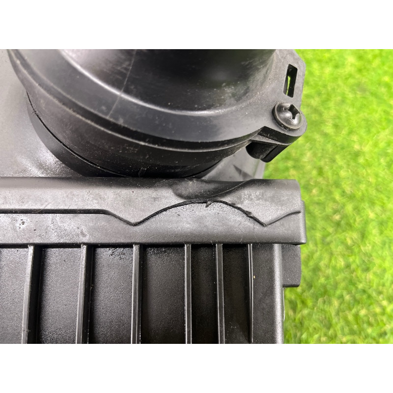 Корпус воздушного фильтра (впускная система) Volkswagen Touareg NF 2011 3.0 TDI 7P0129607E