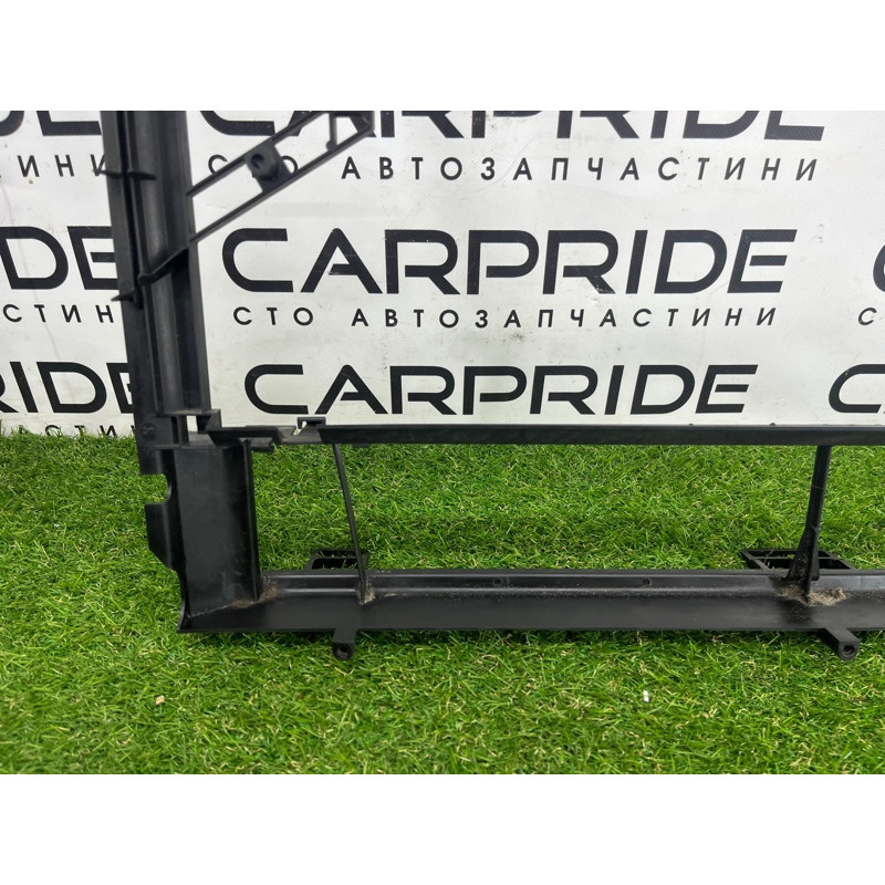 Рамка радиатора (кузов и элементы) Volkswagen Touareg NF 2012 3.6 CGRA 7P0121093D