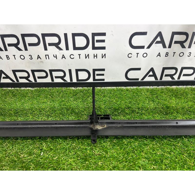 Рамка радиатора (кузов и элементы) Volkswagen Touareg NF 2012 3.6 CGRA 7P0121093D