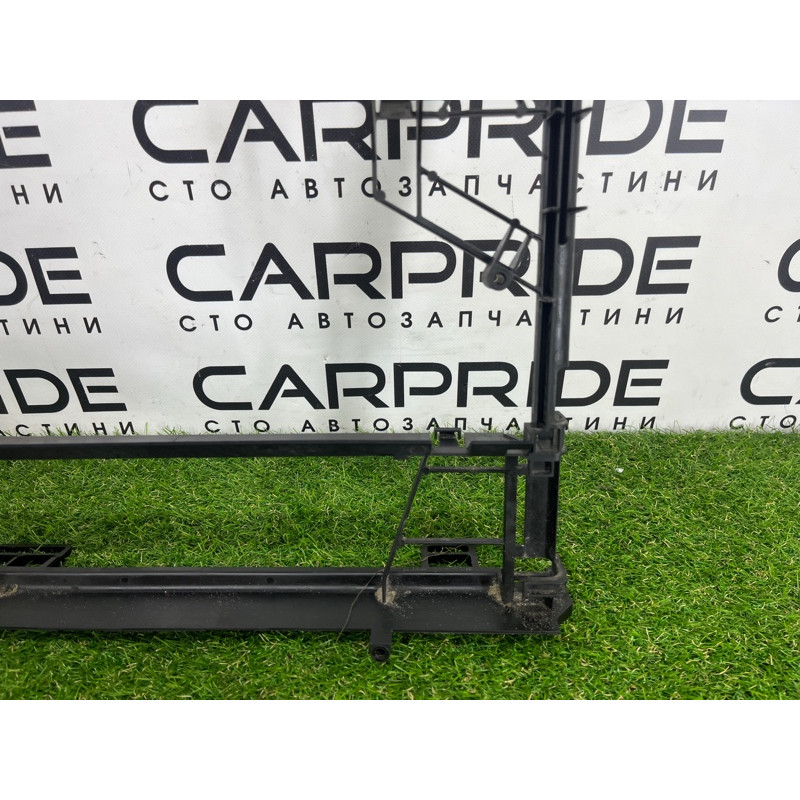 Рамка радиатора (кузов и элементы) Volkswagen Touareg NF 2012 3.6 CGRA 7P0121093D