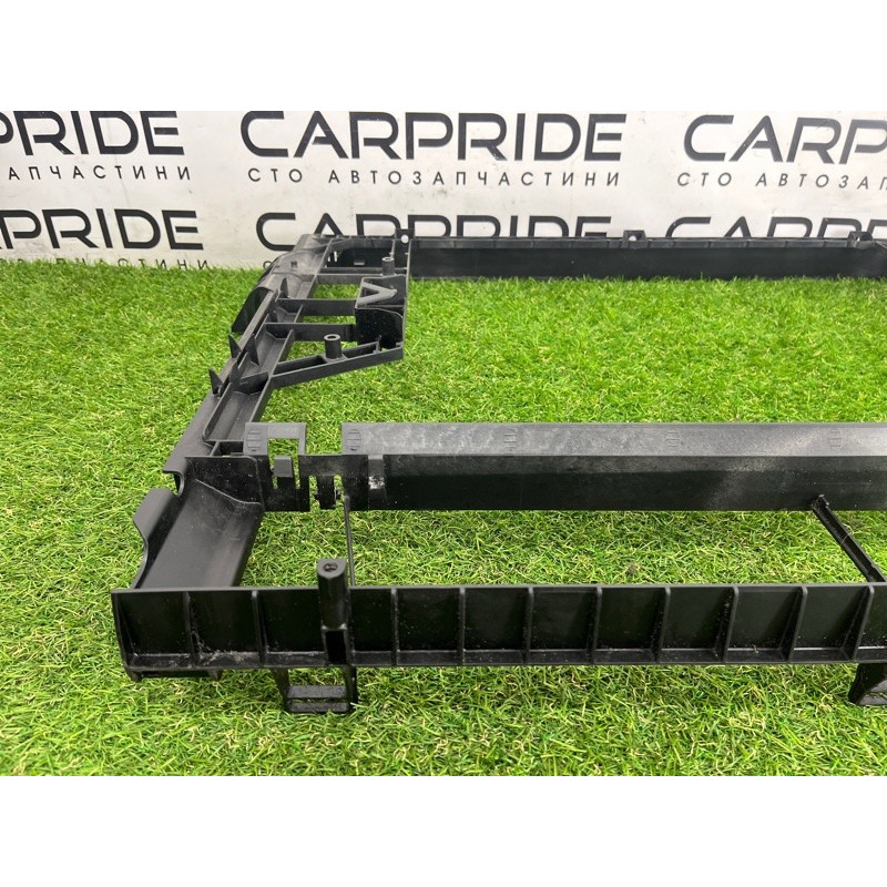 Рамка радиатора (кузов и элементы) Volkswagen Touareg NF 2012 3.6 CGRA 7P0121093D