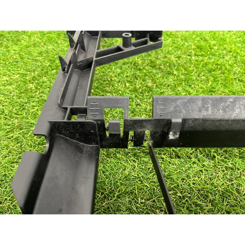 Рамка радиатора (кузов и элементы) Volkswagen Touareg NF 2012 3.6 CGRA 7P0121093D