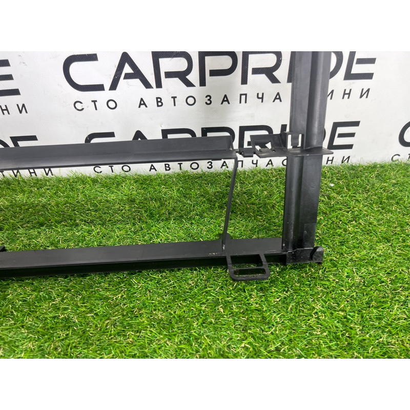 Рамка радиатора (кузов и элементы) Volkswagen Touareg NF 2012 3.6 CGRA 7P0121093D