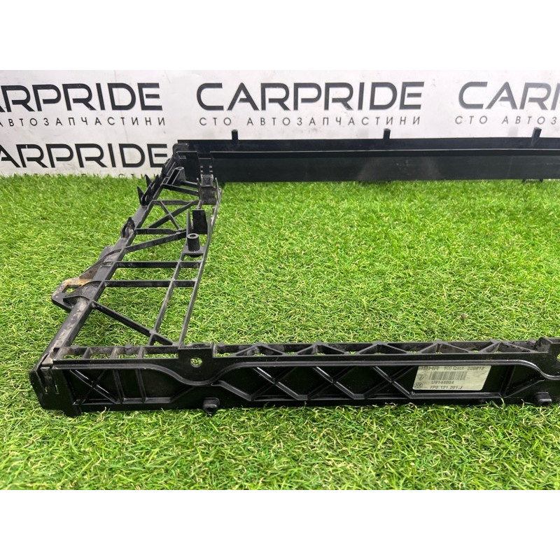 Рамка радиатора (кузов и элементы) Volkswagen Touareg NF 2012 3.6 CGRA 7P0121093D