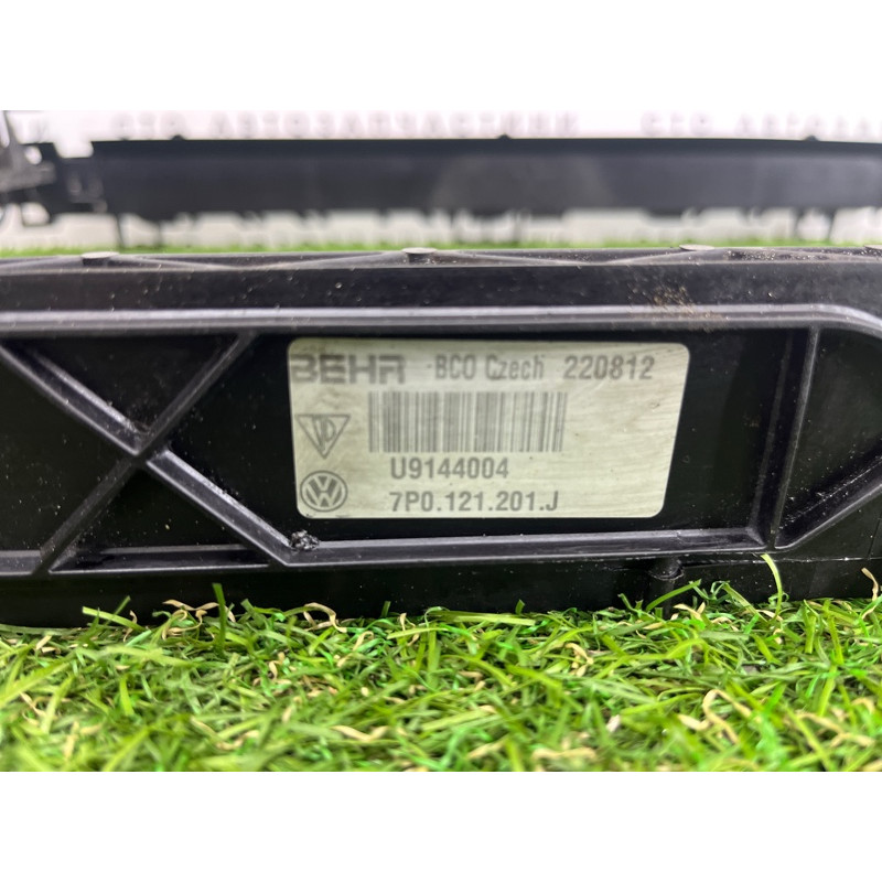 Рамка радиатора (кузов и элементы) Volkswagen Touareg NF 2012 3.6 CGRA 7P0121093D