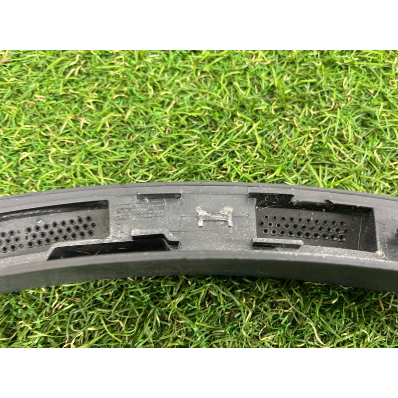 Накладка на крыло (кузов и элементы) Volkswagen Touareg NF 2011 3.0 TDI 7P6854820B9B9