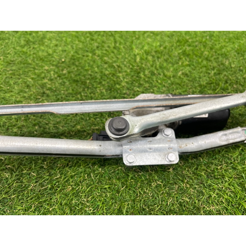 Трапеція склоочисників (кузов і елементи) BMW 3-series E93 2008 3.0 N54 61617161711