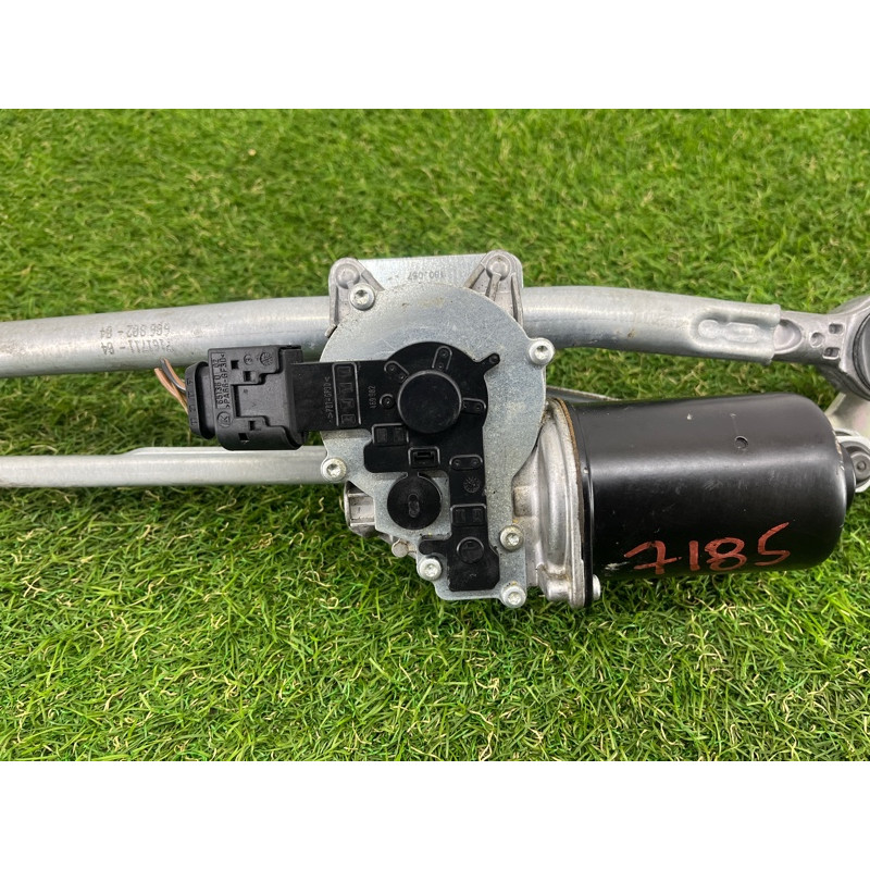 Трапеція склоочисників (кузов і елементи) BMW 3-series E93 2008 3.0 N54 61617161711