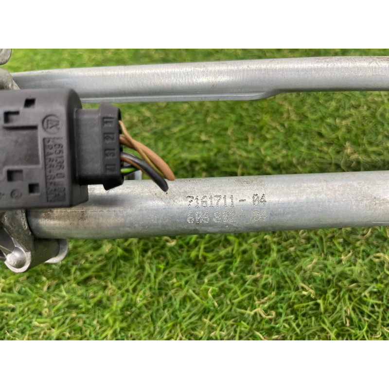 Трапеція склоочисників (кузов і елементи) BMW 3-series E93 2008 3.0 N54 61617161711