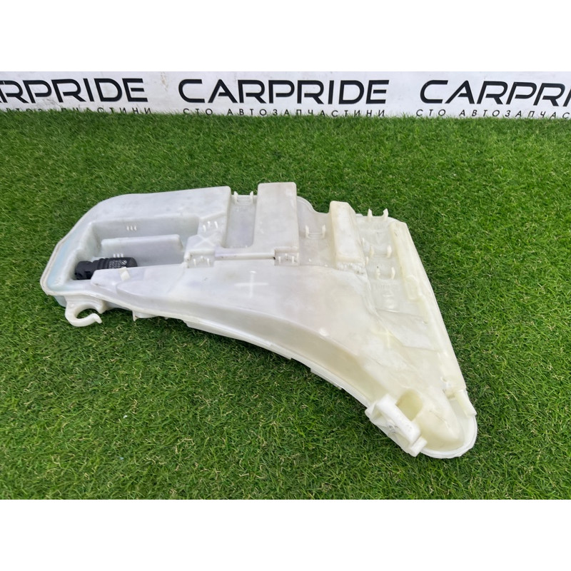 Бачок омывателя (кузов и элементы) BMW 5-series Gran Turismo F07 2011 3.0 N55B30 61667269667
