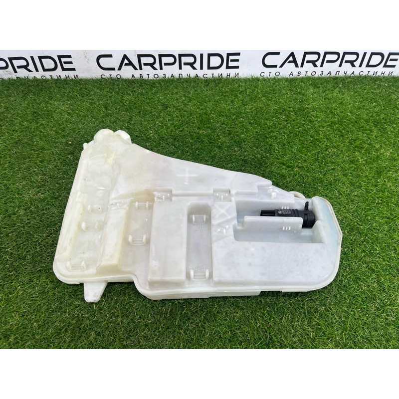 Бачок омывателя (кузов и элементы) BMW 5-series Gran Turismo F07 2011 3.0 N55B30 61667269667