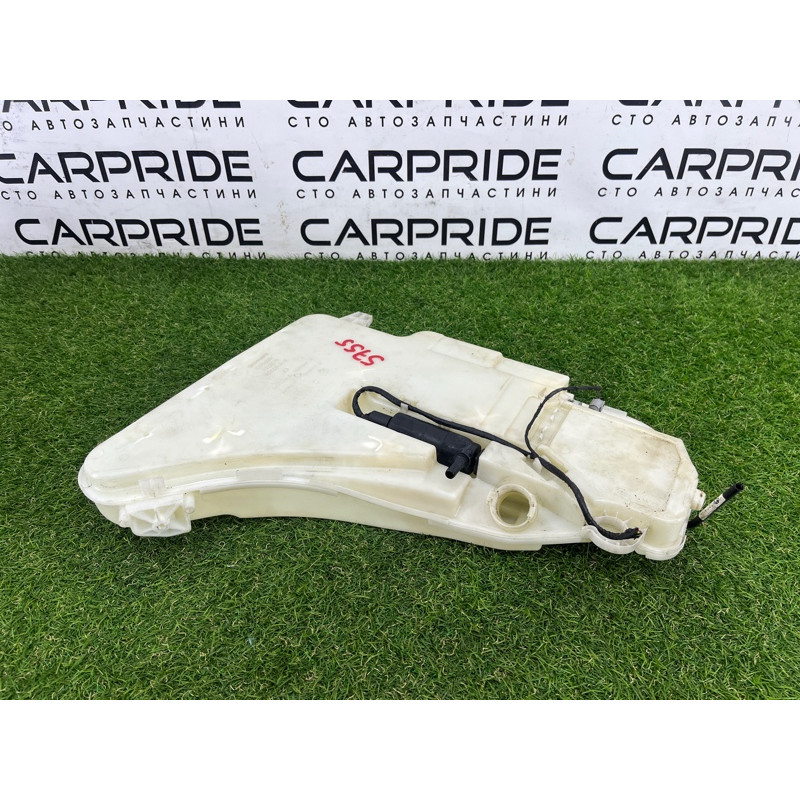 Бачок омывателя (кузов и элементы) BMW 7-series F02 2011 4.4 N63 61667269667