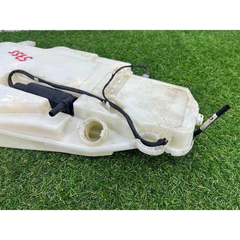 Бачок омывателя (кузов и элементы) BMW 7-series F02 2011 4.4 N63 61667269667