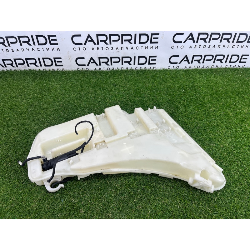 Бачок омывателя (кузов и элементы) BMW 7-series F02 2011 4.4 N63 61667269667