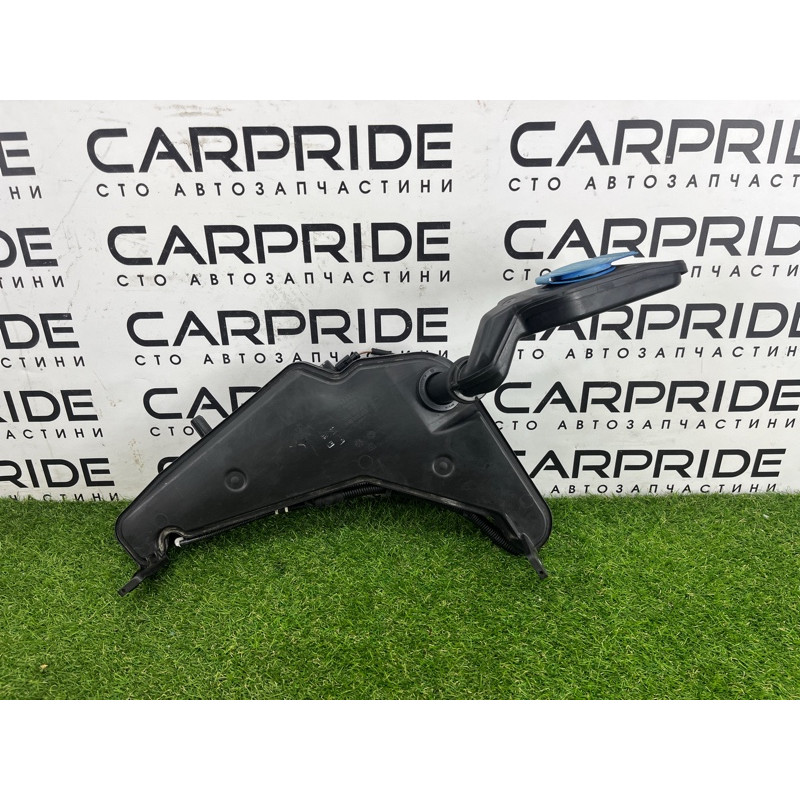 Бачок омывателя (кузов и элементы) AUDI Q5 8R 2012 3.2 CALB 8R0955453B