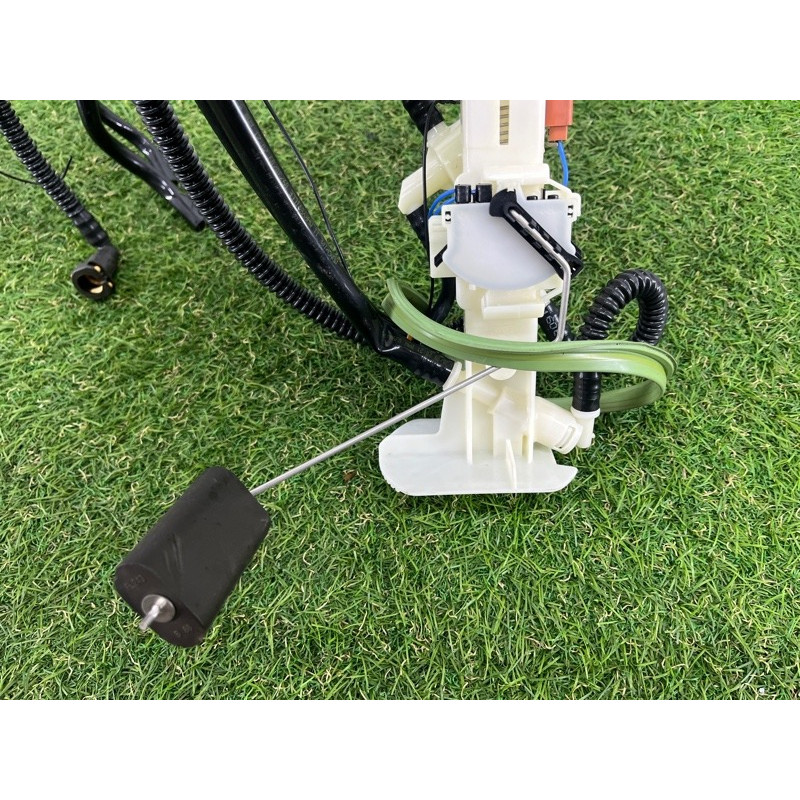 Датчик уровня топлива (электрика / датчики) BMW X5 E70 2009 4.8 N62N 16117195470