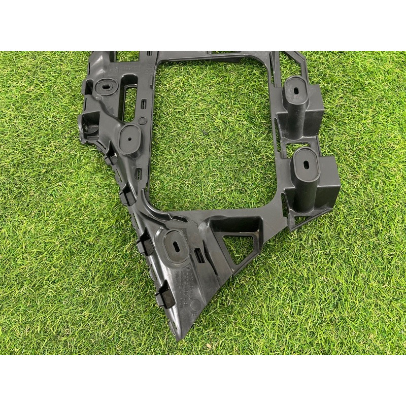 Крепление бампера (кузов и элементы) Volkswagen Touareg NF 2011 3.0 TDI 7P6807376B