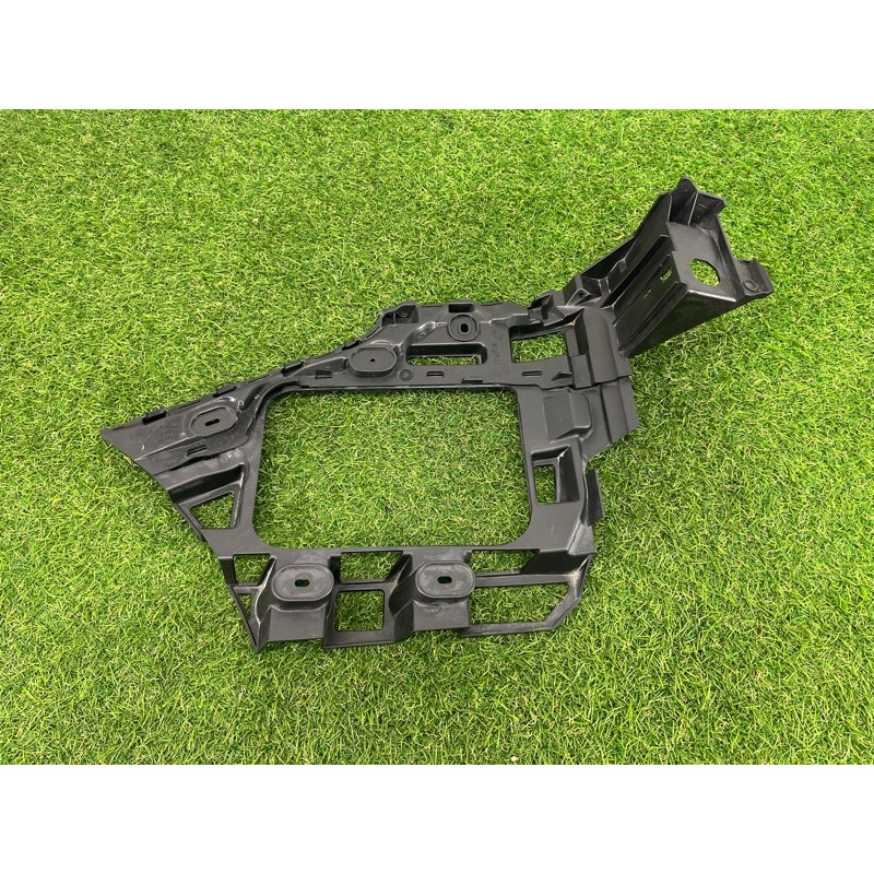 Крепление бампера (кузов и элементы) Volkswagen Touareg NF 2012 3.6 CGRA 7P6807376B