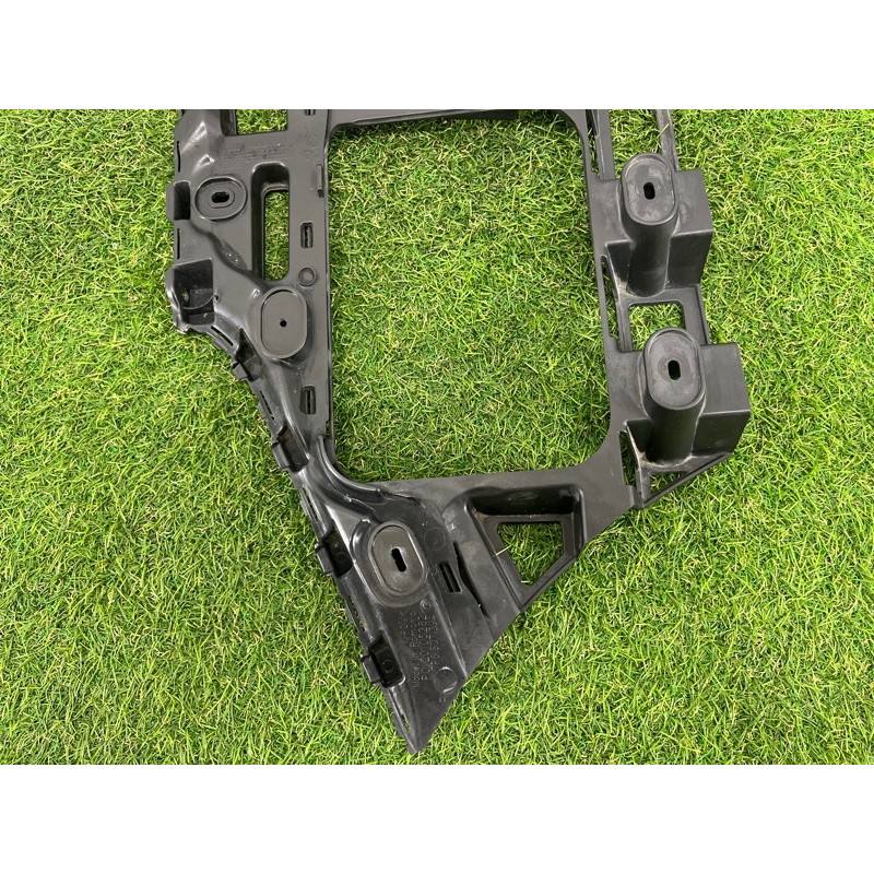 Крепление бампера (кузов и элементы) Volkswagen Touareg NF 2012 3.6 CGRA 7P6807376B