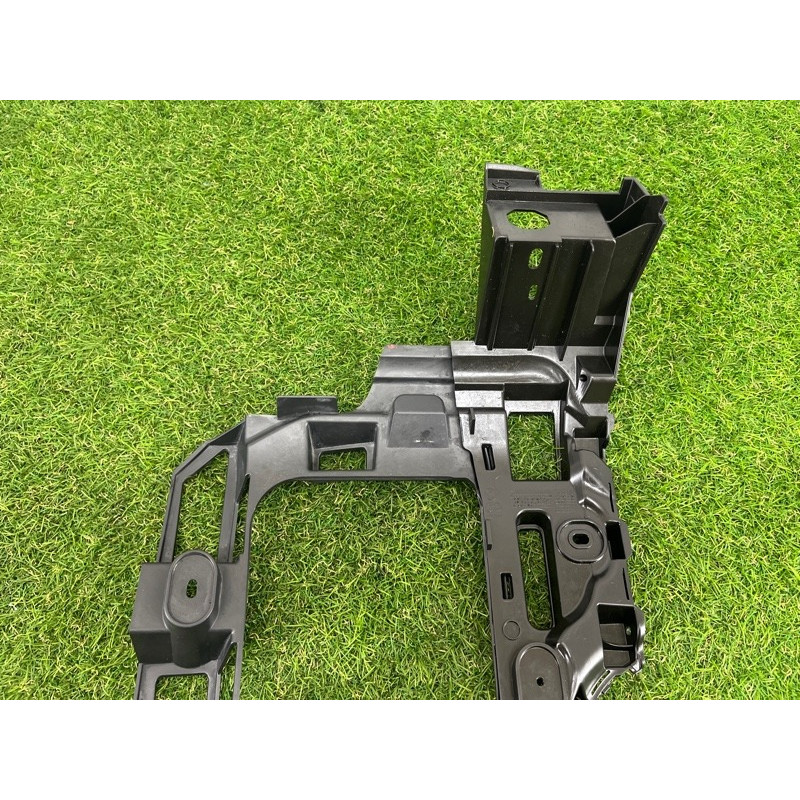 Крепление бампера (кузов и элементы) Volkswagen Touareg NF 2013 3.6 7P6807375B