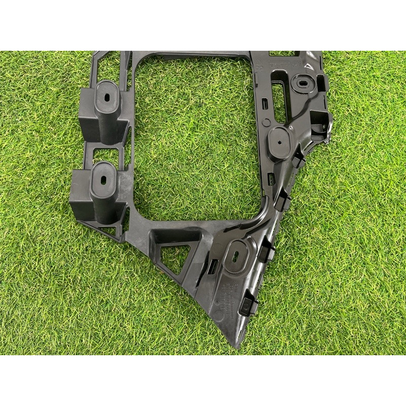 Крепление бампера (кузов и элементы) Volkswagen Touareg NF 2013 3.6 7P6807375B