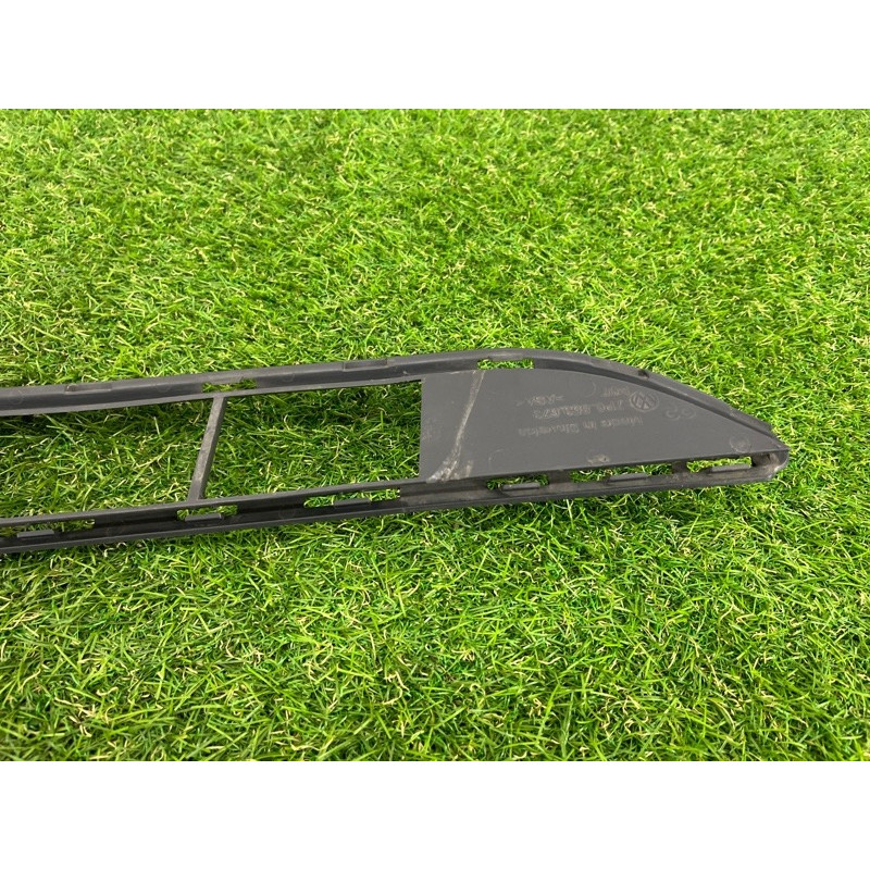 Решетка бампера (кузов и элементы) Volkswagen Touareg NF 2012 3.6 CGRA 7P68536739B9