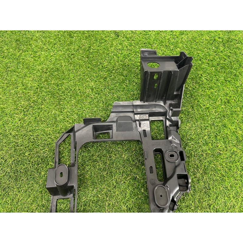 Крепление бампера (кузов и элементы) Volkswagen Touareg NF 2012 3.6 CGRA 7P6807375B