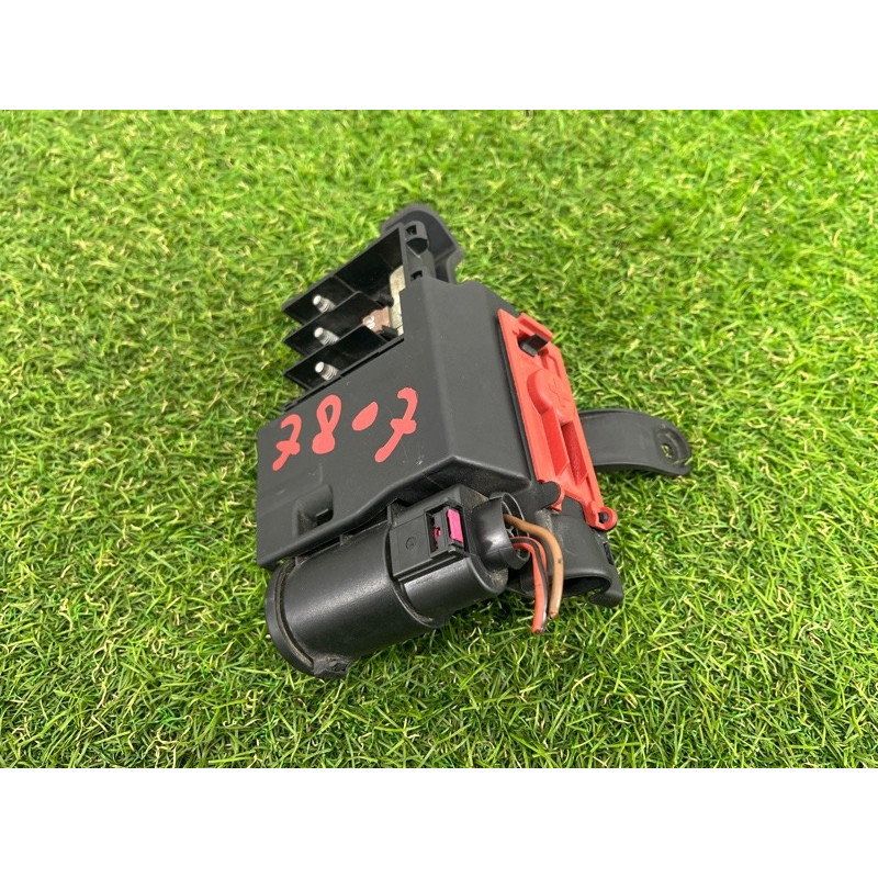 Распределитель B+, многоф. (электрика) AUDI A4 B9 2017 2.0 DBPA 8W0941823F