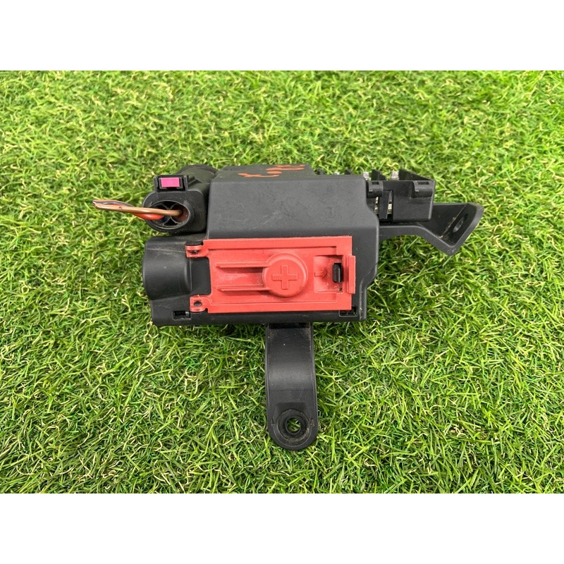 Распределитель B+, многоф. (электрика) AUDI A4 B9 2017 2.0 DBPA 8W0941823F