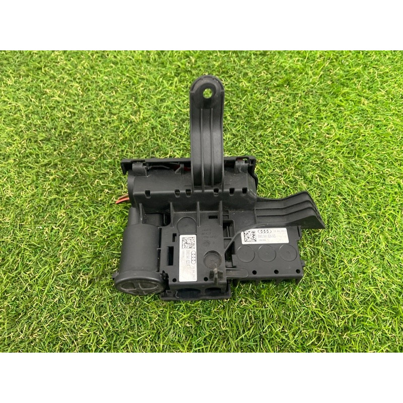 Распределитель B+, многоф. (электрика) AUDI A4 B9 2017 2.0 DBPA 8W0941823F