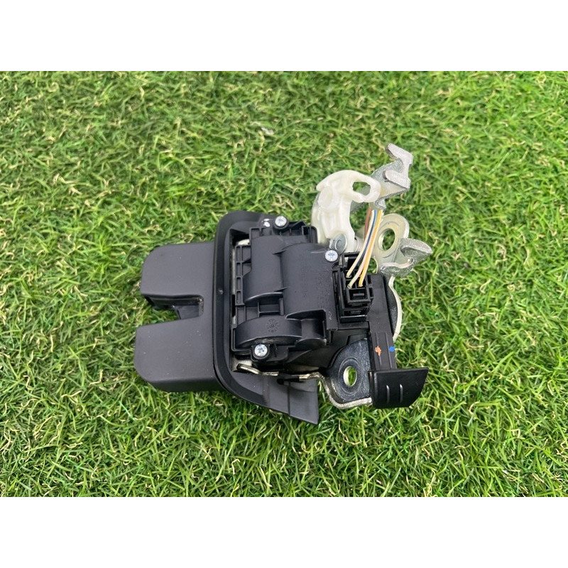 Замок багажника (кузов и элементы) AUDI Q7 4L 2011 3.0 CATA 4F9827505