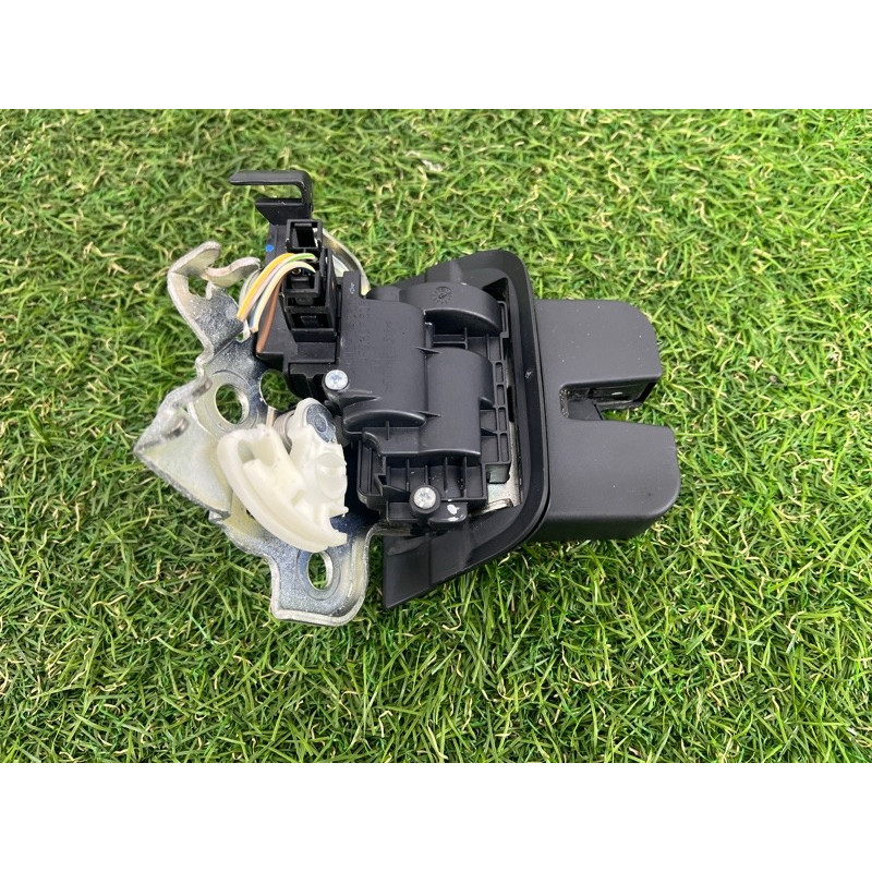 Замок багажника (кузов и элементы) AUDI Q7 4L 2011 3.0 CATA 4F9827505