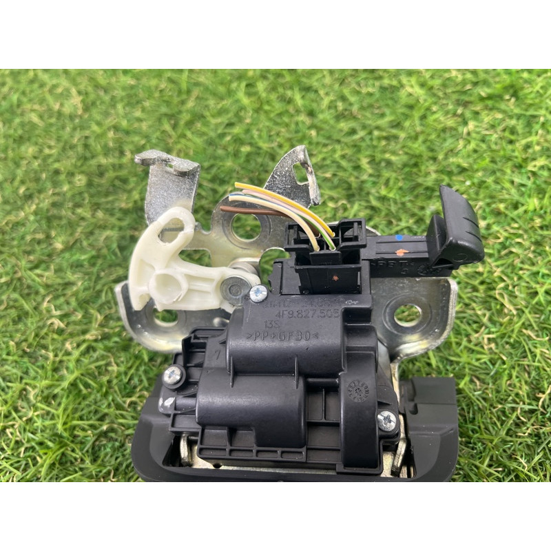 Замок багажника (кузов и элементы) AUDI Q7 4L 2011 3.0 CATA 4F9827505